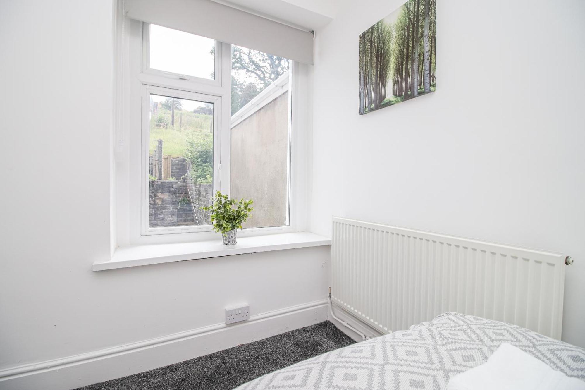 Norton Terrace Charming Home In The Beautiful Afan Forest By Staystaycations Port Talbot Bagian luar foto
