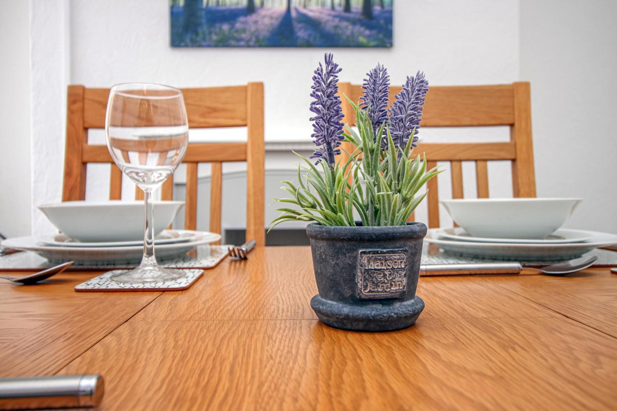 Norton Terrace Charming Home In The Beautiful Afan Forest By Staystaycations Port Talbot Bagian luar foto